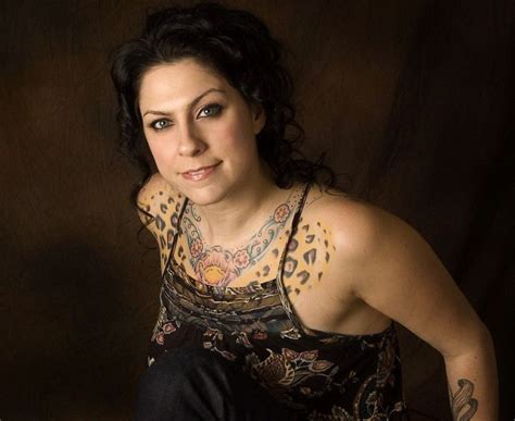 American Pickers star Danielle Colby stuns as she poses ...